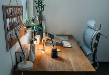 No more neck pain at your desk. Image