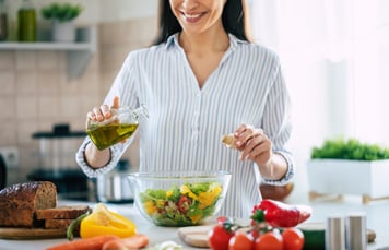 Healthiest Low-Sodium Salad Dressings Image